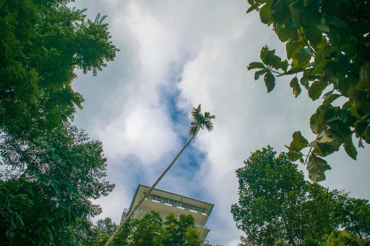 Serenity Panchalimedu Pīrmed Exteriör bild