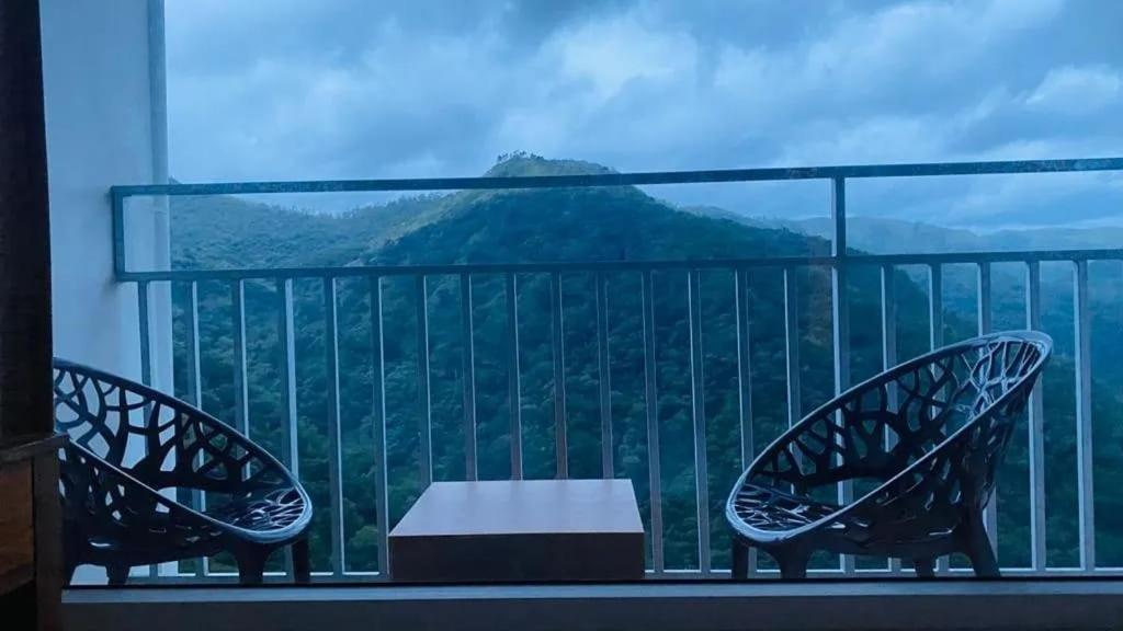 Serenity Panchalimedu Pīrmed Exteriör bild